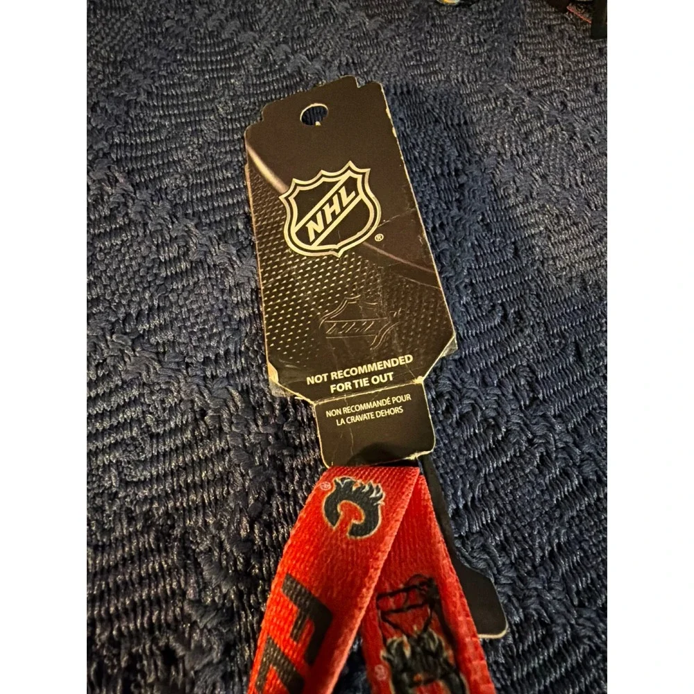 NHL Calgary Flames Adjustable Pet Dog Collar Red Small 5/8 Inch Hunter Mfg NWT
